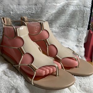 Very volatile los Angeles sandals size 9.5